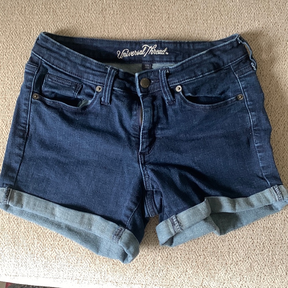 Universal Thread stretch shorts size 6/28